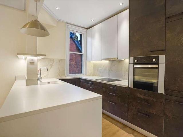 3 bed flat for sale
