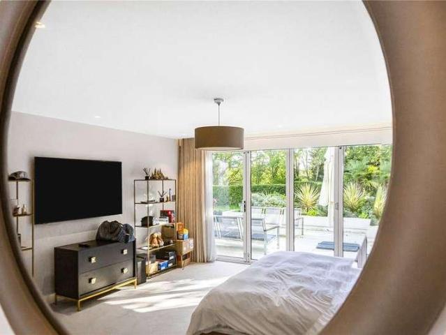 3 bed flat for sale