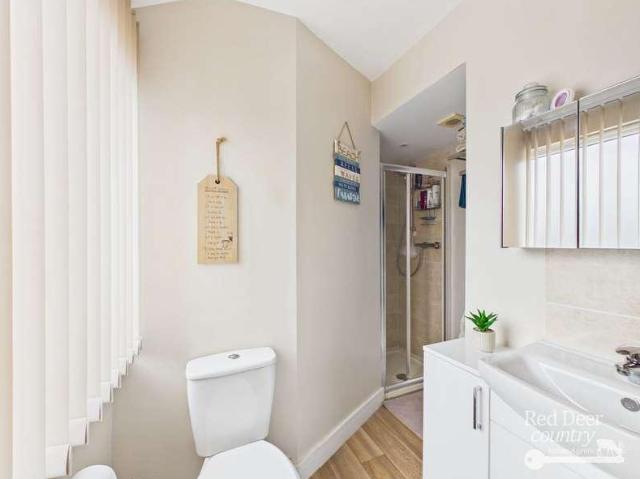 3 bed flat for sale