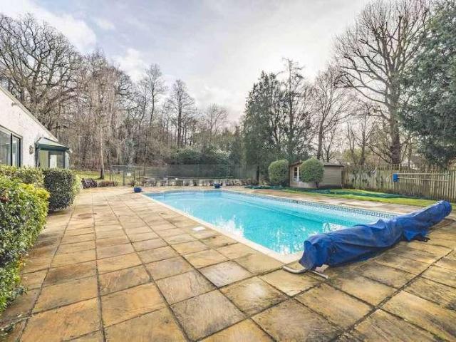 3 bed flat for sale