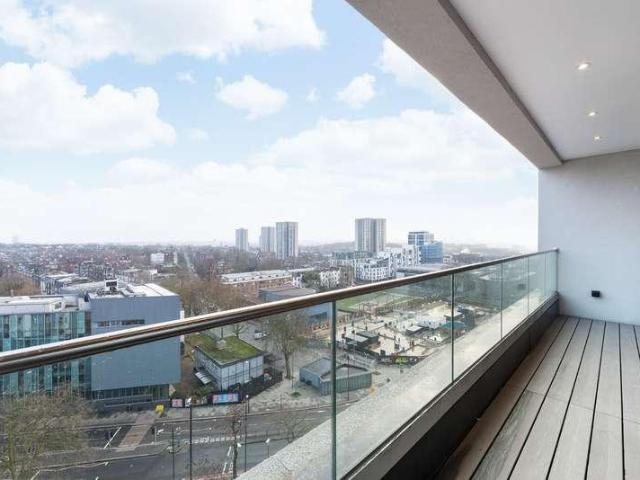 3 bed flat for sale