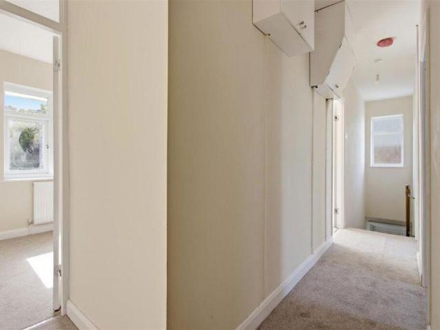 3 bed flat for sale