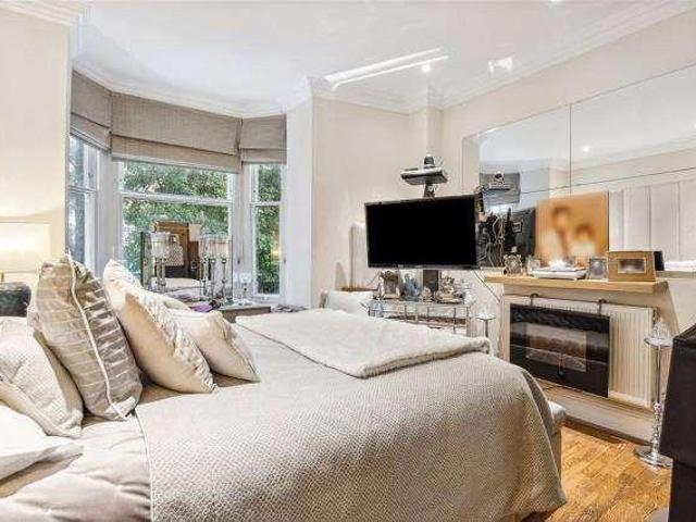 3 bed flat for sale