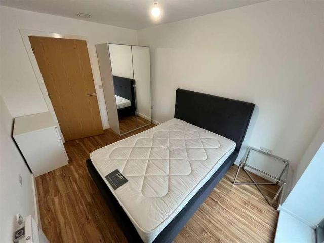 3 bed flat for sale