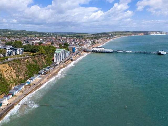 3 bed flat for sale