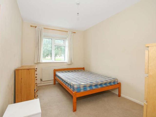 3 bed flat for sale