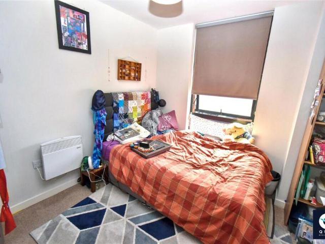 3 bed flat for sale