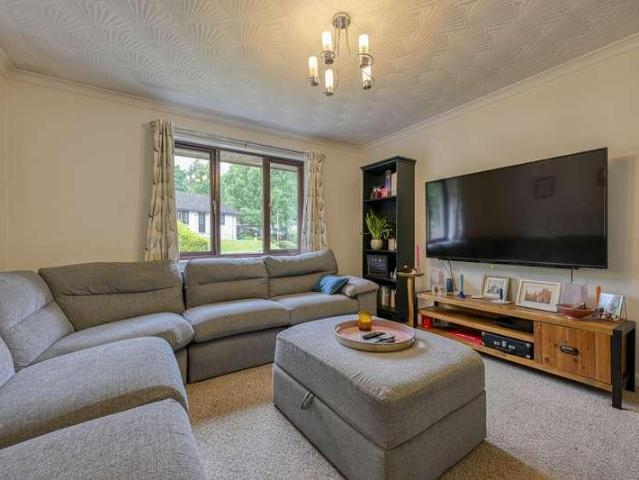 3 bed flat for sale
