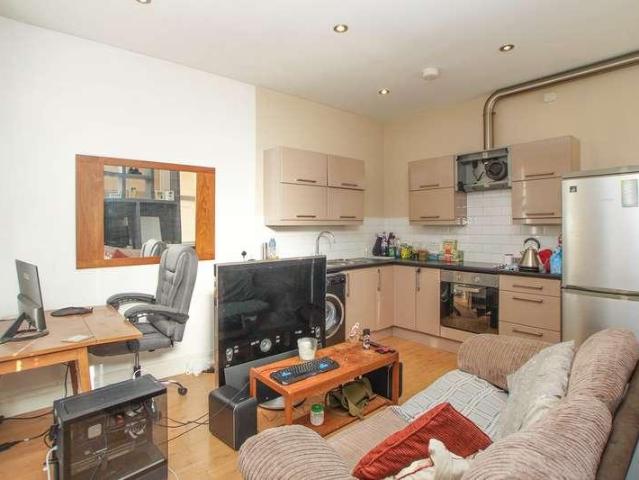 3 bed flat for sale