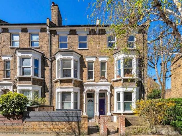 3 bed flat for sale