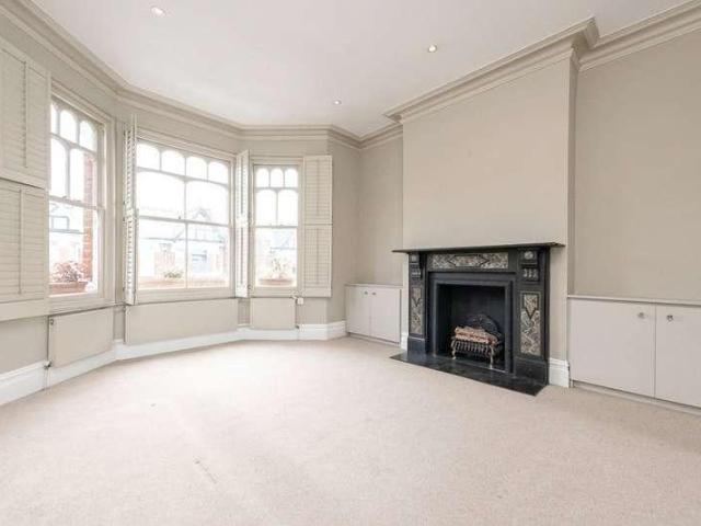 3 bed flat for sale