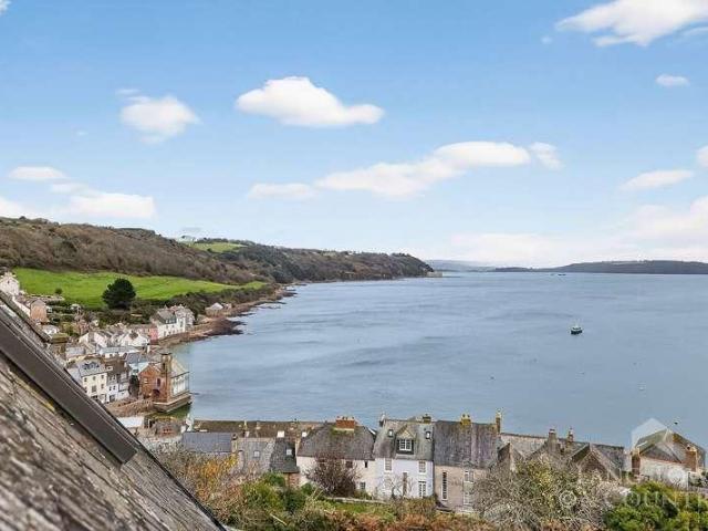 3 bed flat for sale
