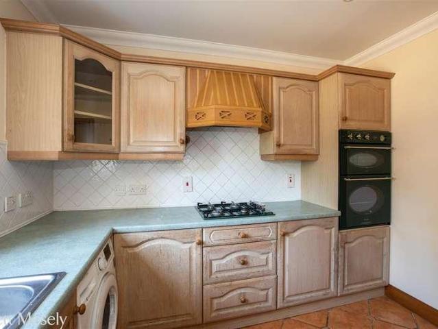 3 bed flat for sale