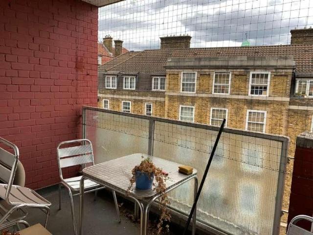 3 bed flat for sale