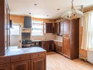 3 bed flat for sale