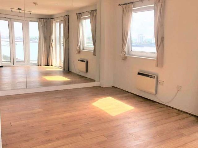 3 bed flat for sale