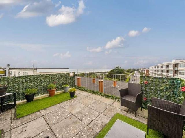 3 bed flat for sale