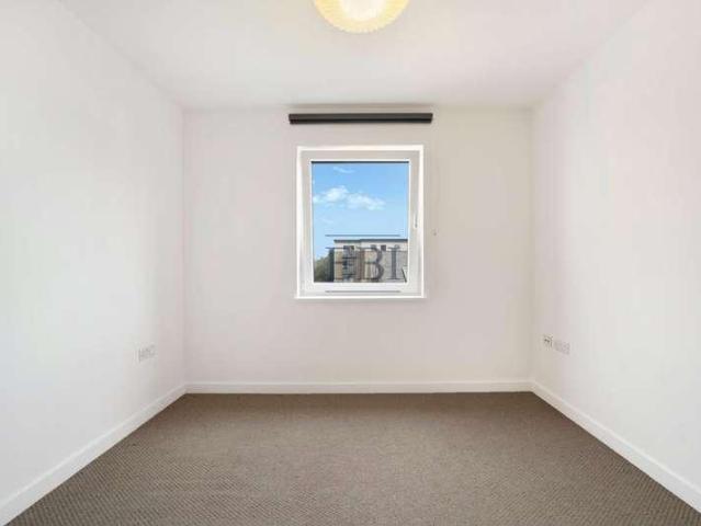 3 bed flat for sale