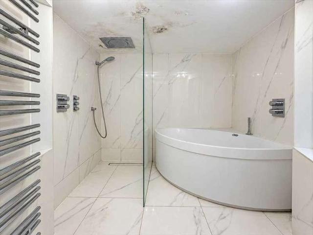 3 bed flat for sale