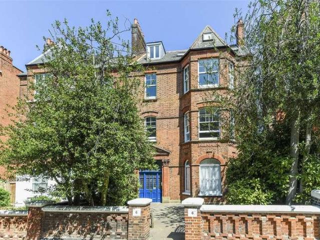 3 bed flat for sale