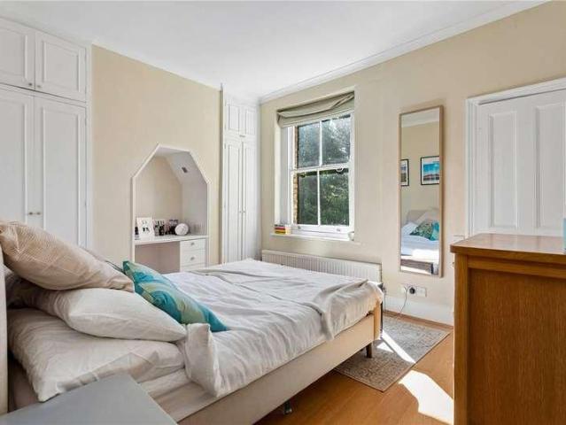 3 bed flat for sale