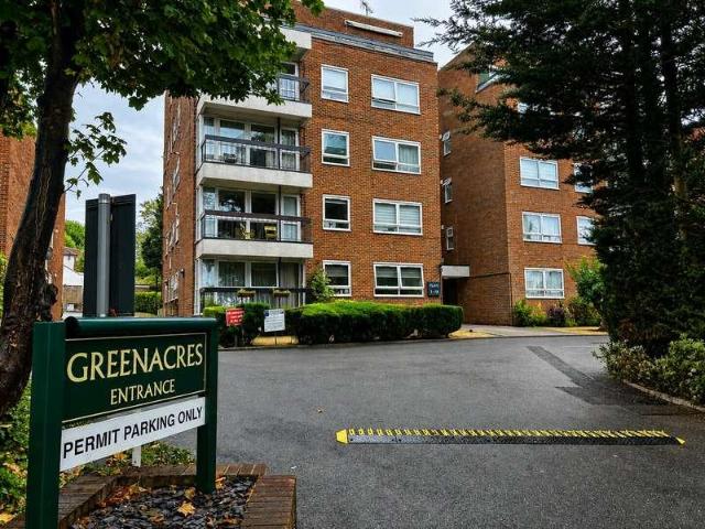 3 bed flat for sale