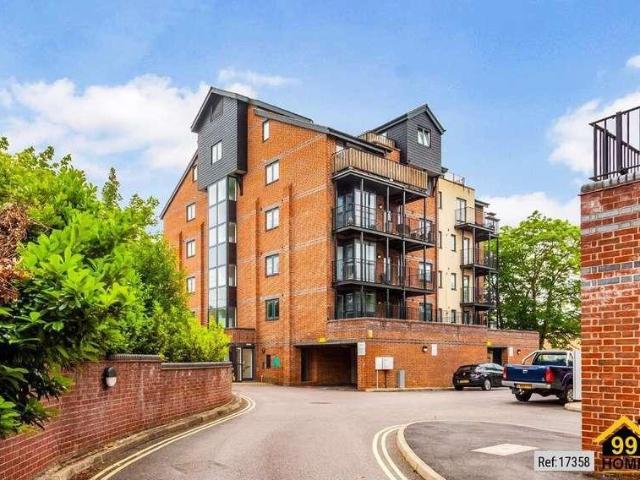 3 bed flat for sale