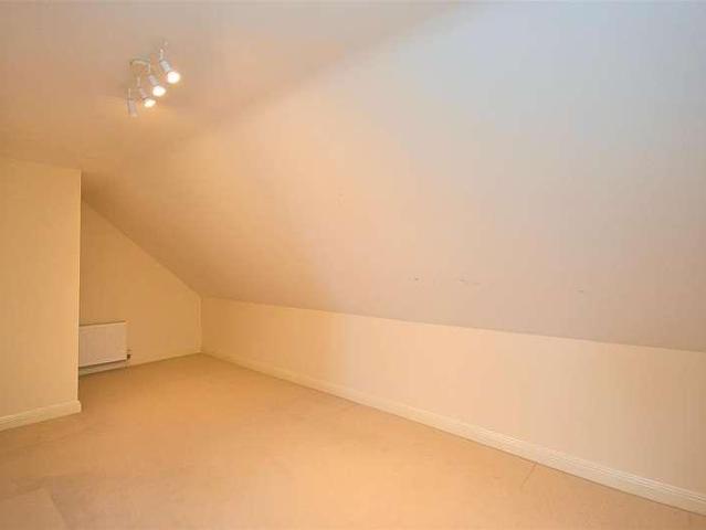 3 bed flat for sale