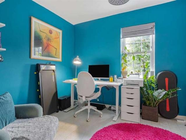 3 bed flat for sale