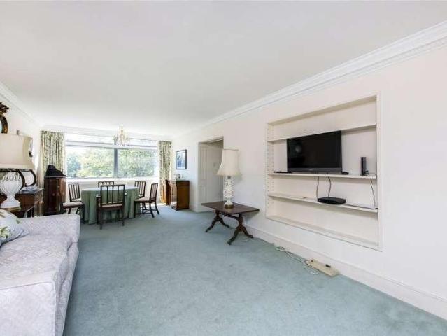 3 bed flat for sale