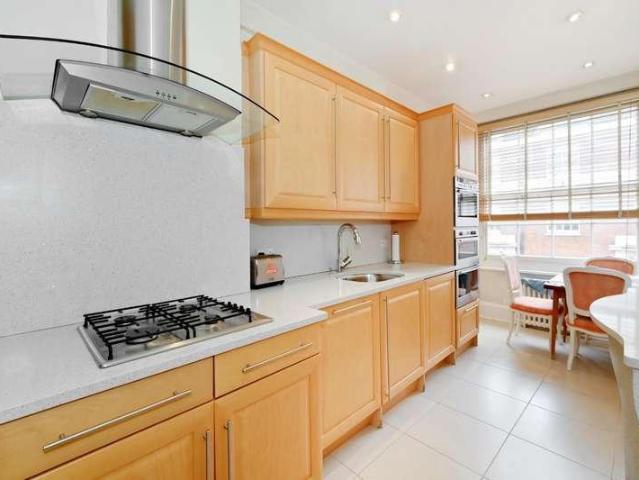 3 bed flat for sale