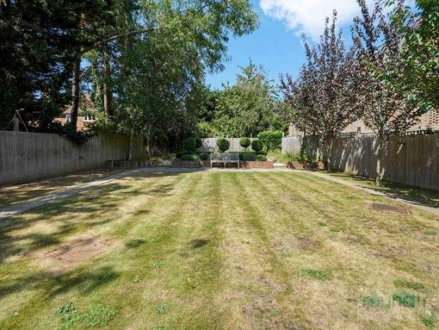 3 bed flat for sale