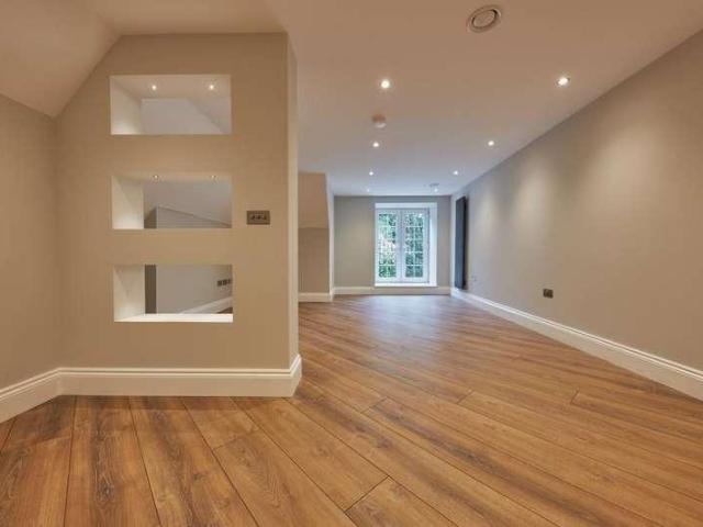 3 bed flat for sale