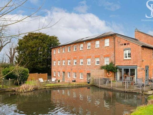 3 bed flat for sale
