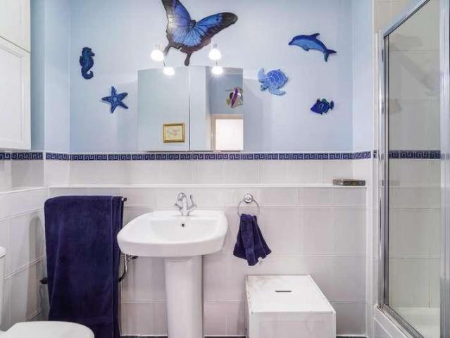 3 bed flat for sale