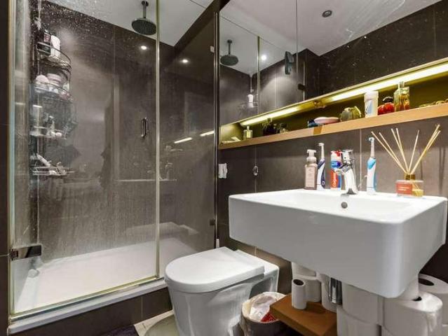 3 bed flat for sale