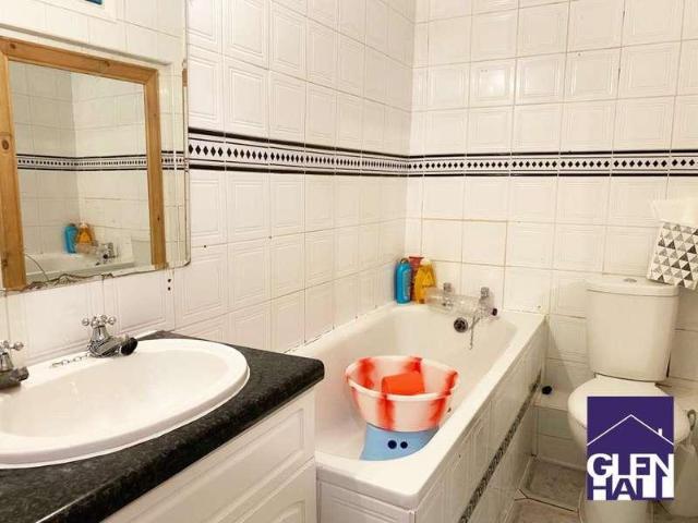3 bed flat for sale