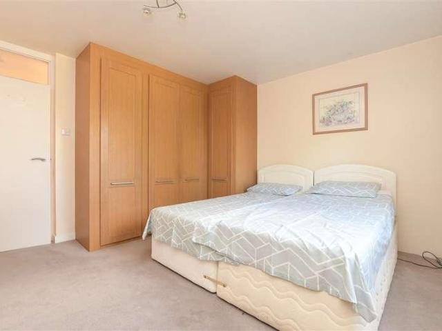 3 bed flat for sale