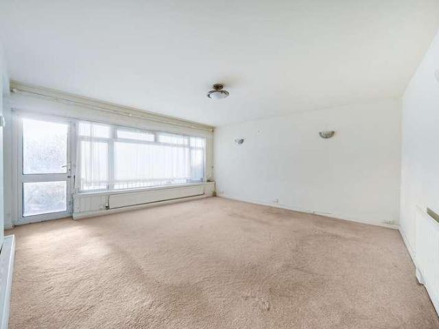 3 bed flat for sale