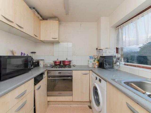 3 bed flat for sale