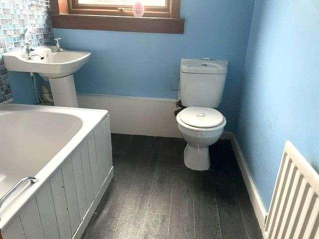 3 bed flat for sale