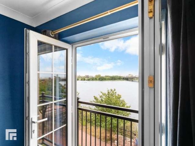 3 bed flat for sale