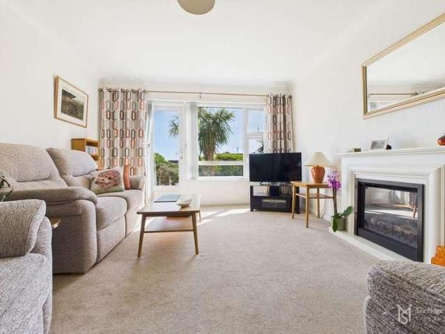 3 bed flat for sale