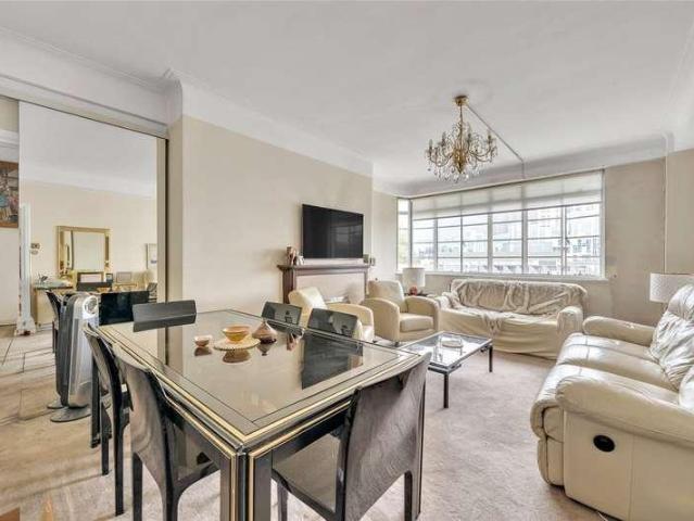 3 bed flat for sale