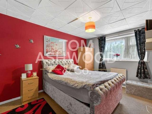 3 bed flat for sale