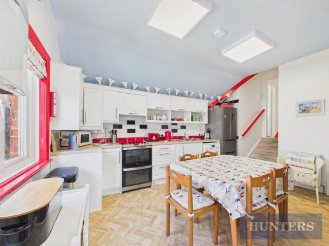 3 bed flat for sale