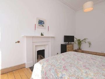 3 bed flat for sale