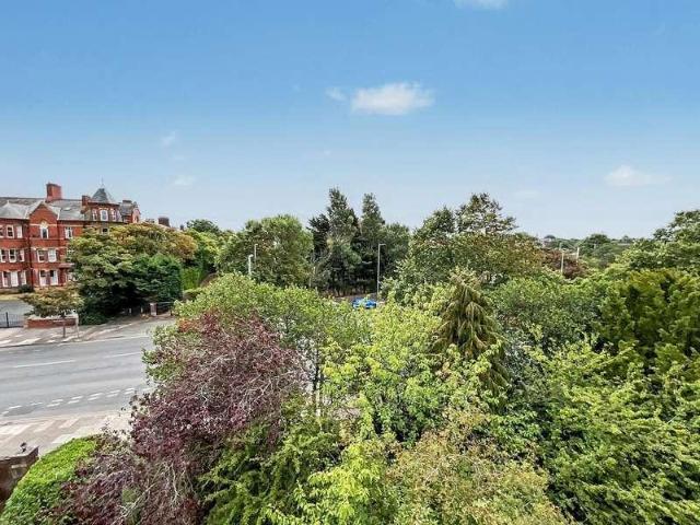 3 bed flat for sale