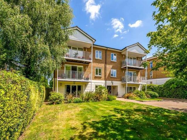 3 bed flat for sale