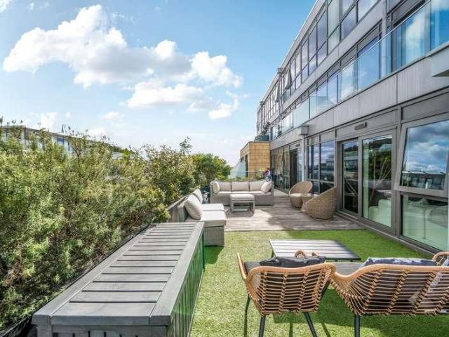 3 bed flat for sale